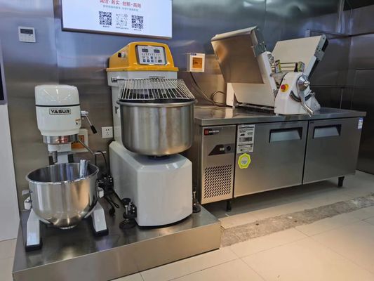 Mixer Adonan Spiral 55 Pound Kecepatan Ganda Kontrol Digital 2.2kw Untuk Roti, Kue, dan Pizza