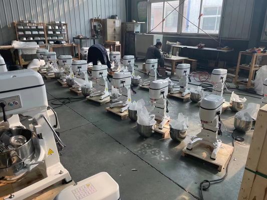 Melt Driven 40l Planetary Floor Mixer Berdiri Bebas Motor 1.13kw Tiga Kecepatan